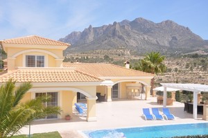 6 bedroom Villa for sale in Busot