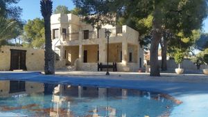 Villa de 6 dormitorio se vende en Elche