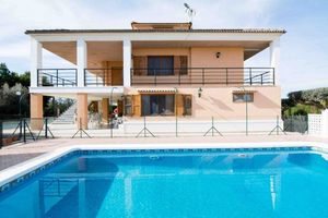7 bedroom Villa for sale in Rafal