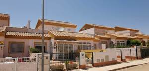 3 bedroom Townhouse for sale in Los Nietos
