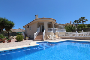 4 bedroom Villa for sale in Benimar
