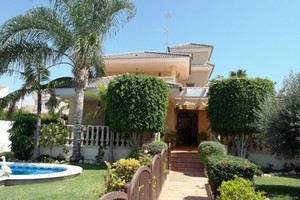 Villa de 4 dormitorio se vende en Torrevieja