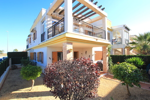 3 bedroom Geschakelde Woning te koop in Daya Vieja