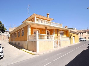 4 bedroom Villa for sale in Alguena