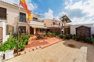 3 bedroom Geschakelde Woning te koop in San Cayetano