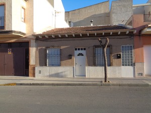 4 bedroom Villa for sale in Benejuzar