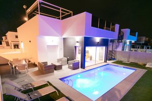 3 bedroom Villa for sale in Daya Nueva