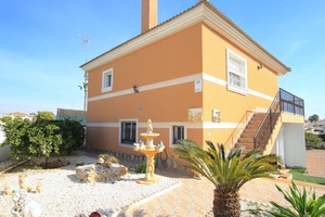 3 bedroom Villa for sale in La Marina