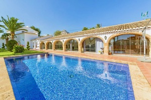 Casa de 6 dormitorios en venta en Javea