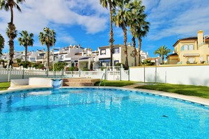 4 bedroom Townhouse for sale in Villamartin