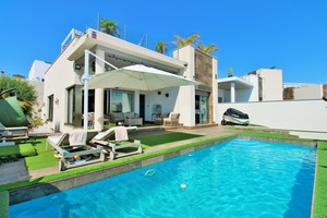 5 bedroom Villa for sale in Villamartin