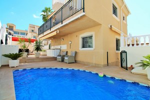 4 bedroom Villa for sale in Villamartin