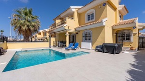 3 bedroom Villa for sale in Villamartin