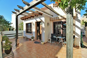 2 bedroom Villa for sale in Villamartin