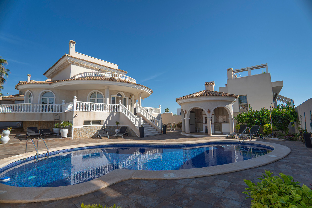 5 schlafzimmer Villa 
zum verkauf in Ciudad Quesada