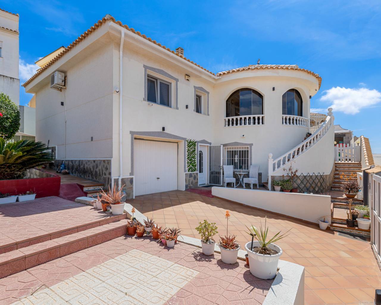 6 bedroom Villa for sale in Benijofar