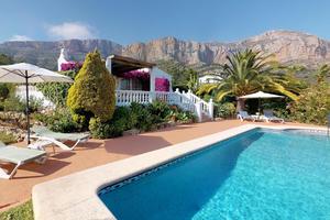 Casa de 3 dormitorios en venta en Javea