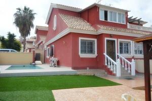 Fabulous corner semi detached villa with private pool in PAU 26