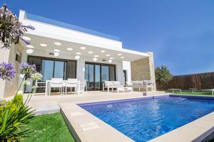 3 bedroom Villa for sale in Jacarilla