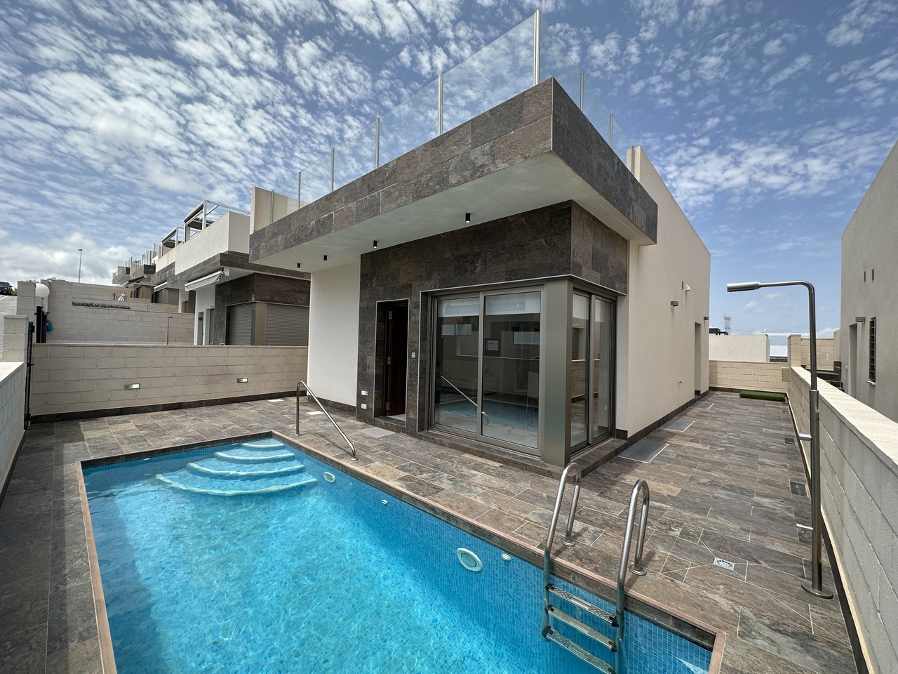 4 bedroom Villa for sale in Playa Flamenca