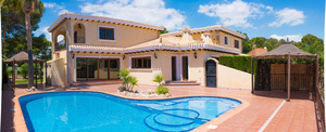 Absolutely outstanding refurbished 5 bed 5 bath Villa in Villamartin!