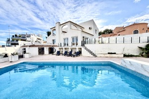 6 bedroom Villa for sale in Villamartin