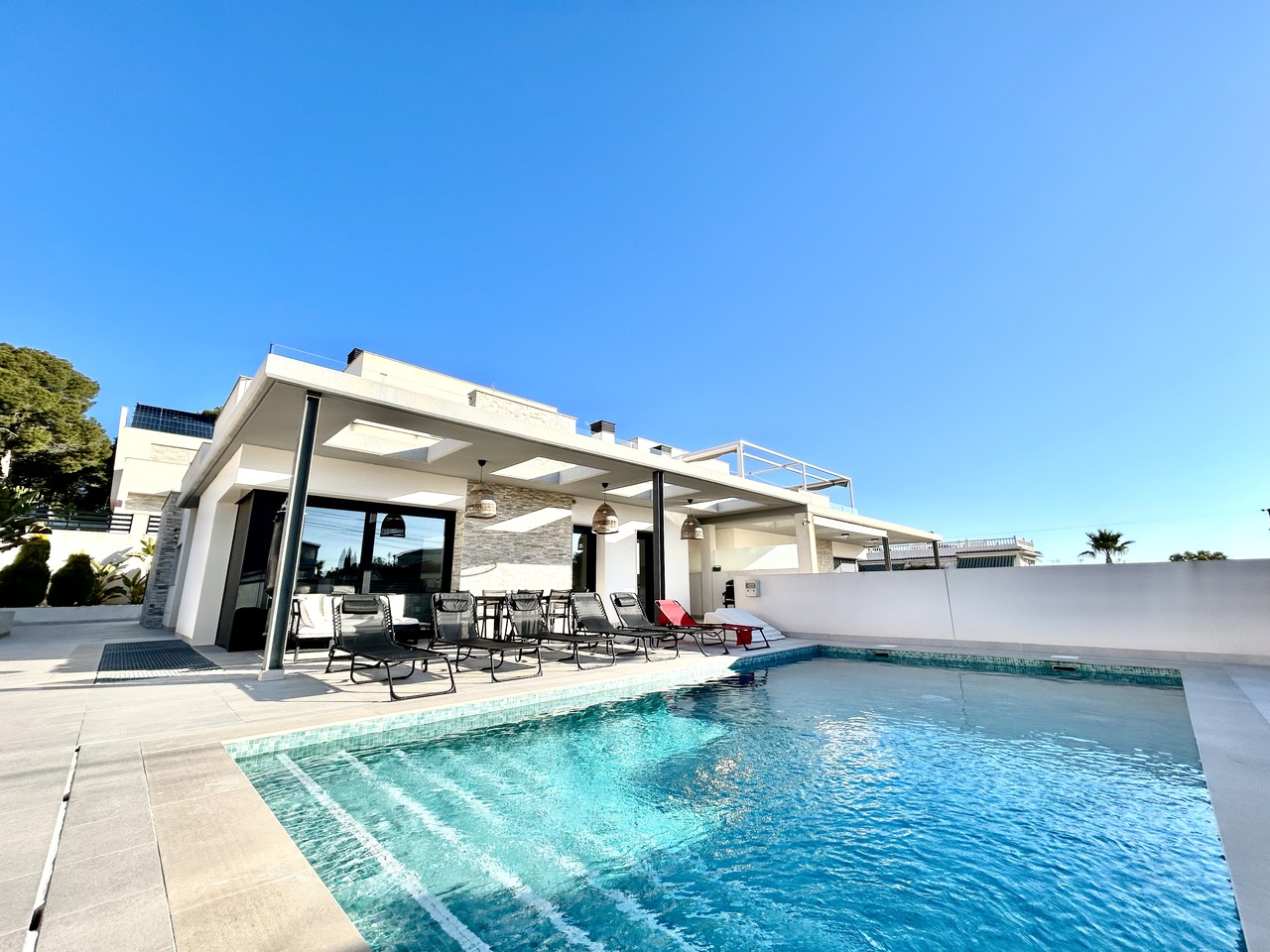 5 bedroom Villa for sale in Los Balcones