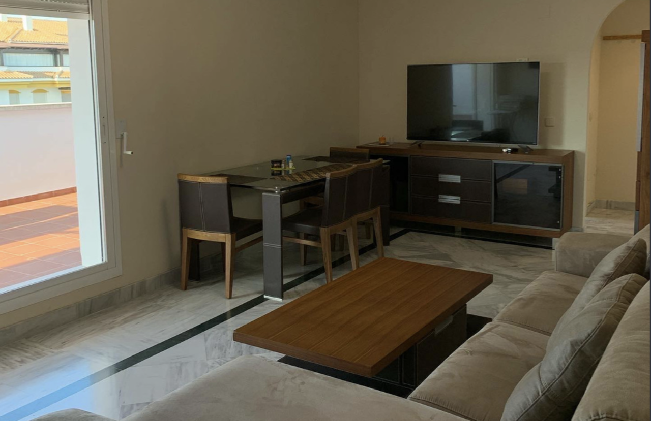 2 schlafzimmer das Penthouse 
zum verkauf in Puerto Banus