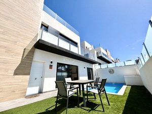 2 schlafzimmer Villa 
zum verkauf in Villamartin 