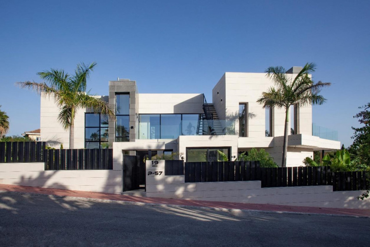 6 bedroom Maison à vendre à Nueva Andalucia