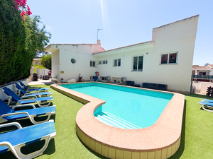 7 bedroom Villa for sale in Dehesa De Campoamor
