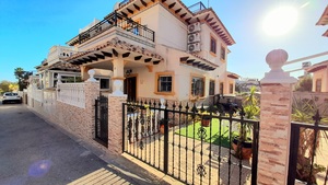 Lovely quad house in Playa Flamenca
