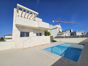 5 bedroom Villa for sale in La Zenia