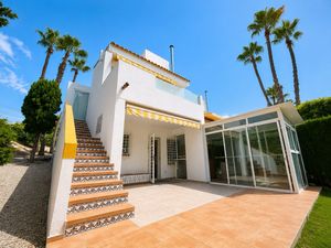 3 bedroom Villa for sale in Villamartin