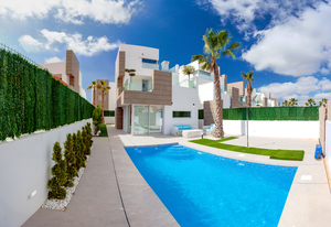 4 bedroom Villa for sale in Guardamar
