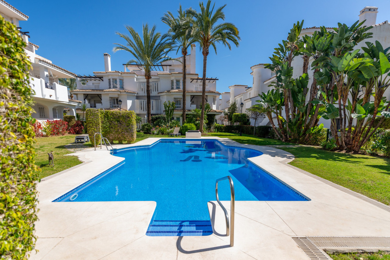 2 Bedroom Apartment For Sale In Nueva Andalucia