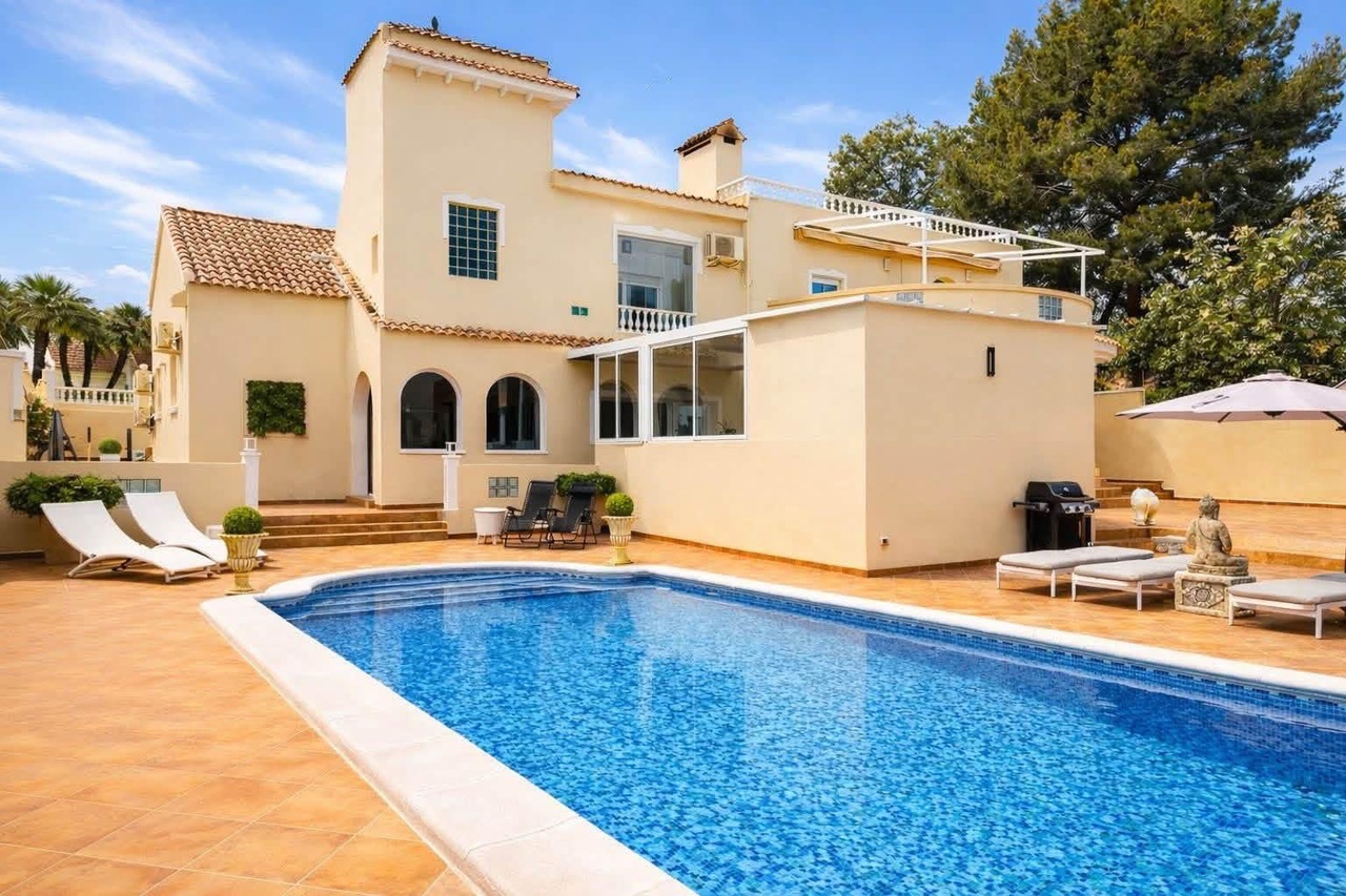 4 bedroom Villa for sale in San Miguel de Salinas