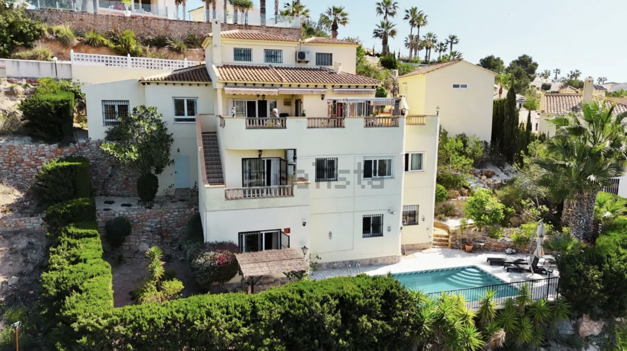 5 bedroom Villa à vendre à Villamartin