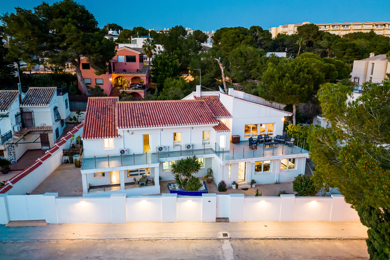 7 bedroom Villa for sale in Dehesa De Campoamor