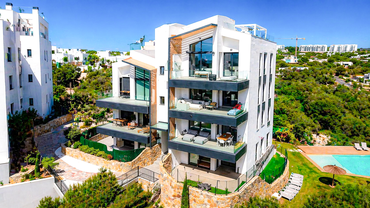 2 bedroom Apartment for sale in Las Colinas Golf Resort