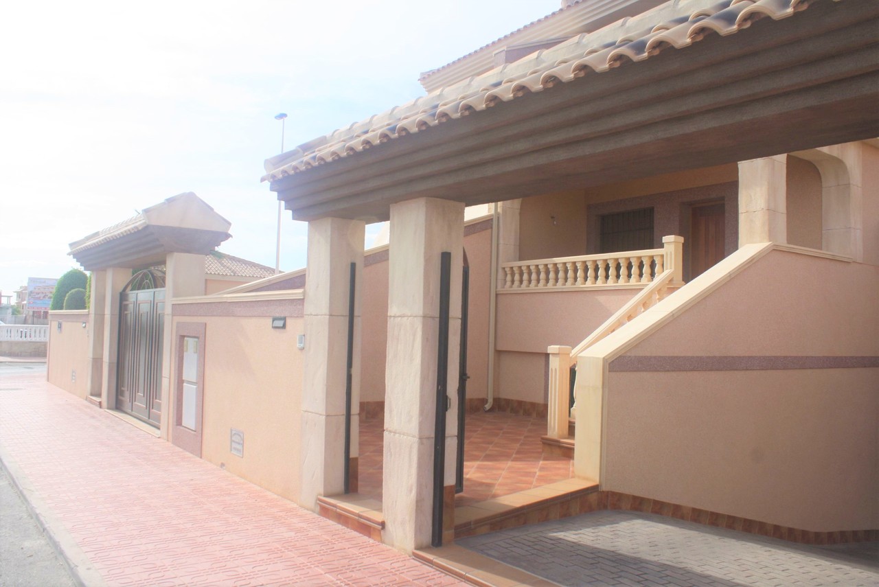3 bedroom Maison de ville à vendre à Los Altos