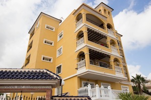 2 bedroom Apartment for sale in Las Filipinas