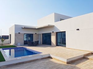 3 bedroom Villa for sale in Daya Nueva