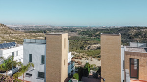 5 bedroom Villa for sale in Quesada