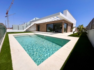 4 bedroom Villa te koop in Los Alcazares