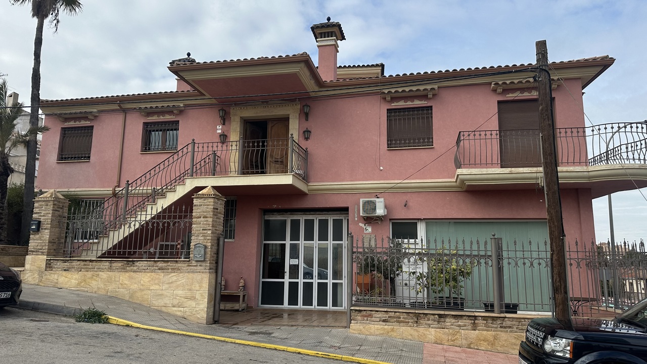 Comercial se vende en San Miguel de Salinas