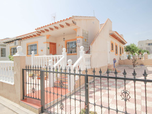 2 bedroom Bungalow for sale in Cabo Roig