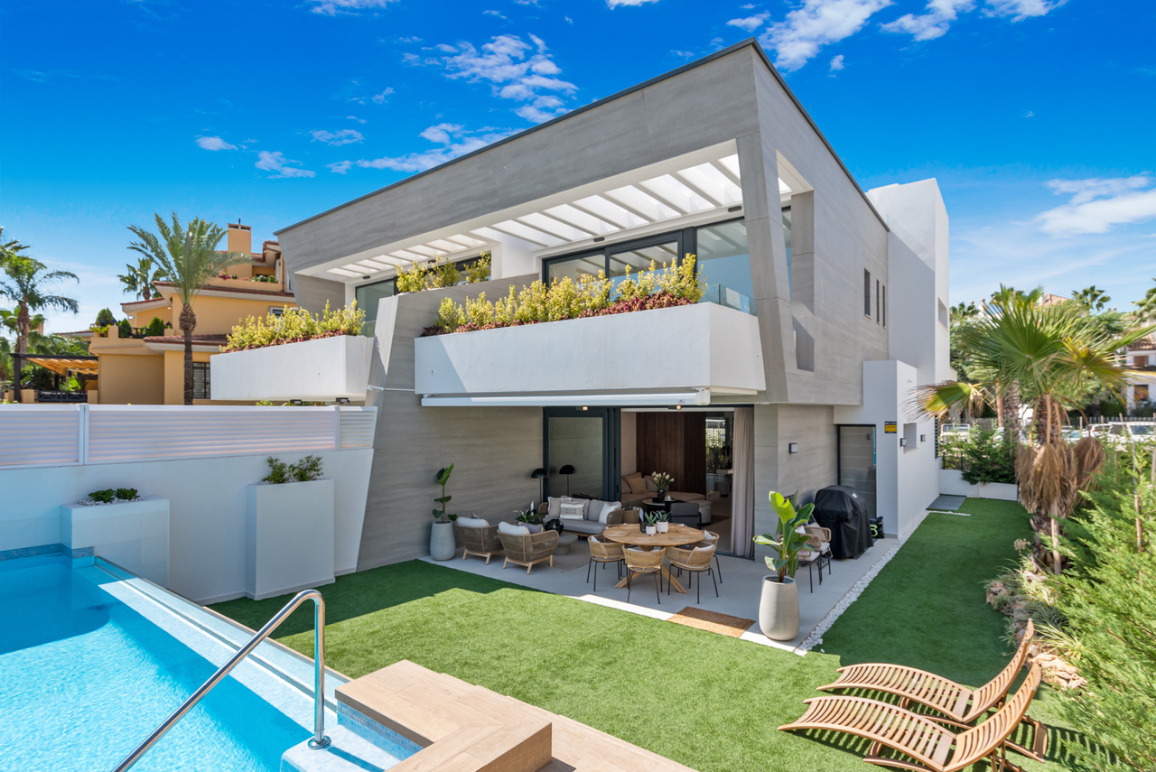 5 bedroom Maison de ville à vendre à Puerto Banus