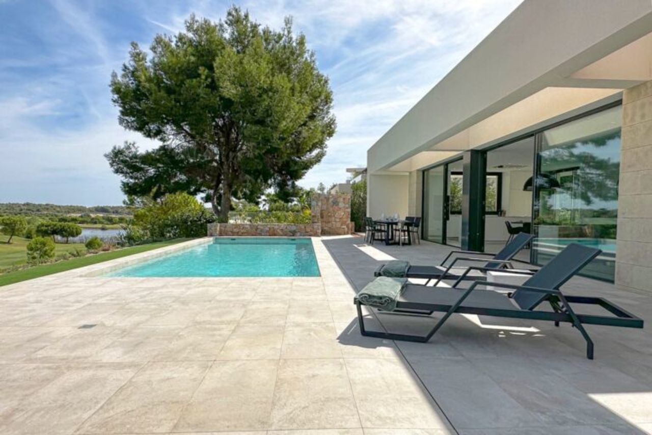 3 schlafzimmer Bungalow 
zum verkauf in Las Colinas Golf Resort