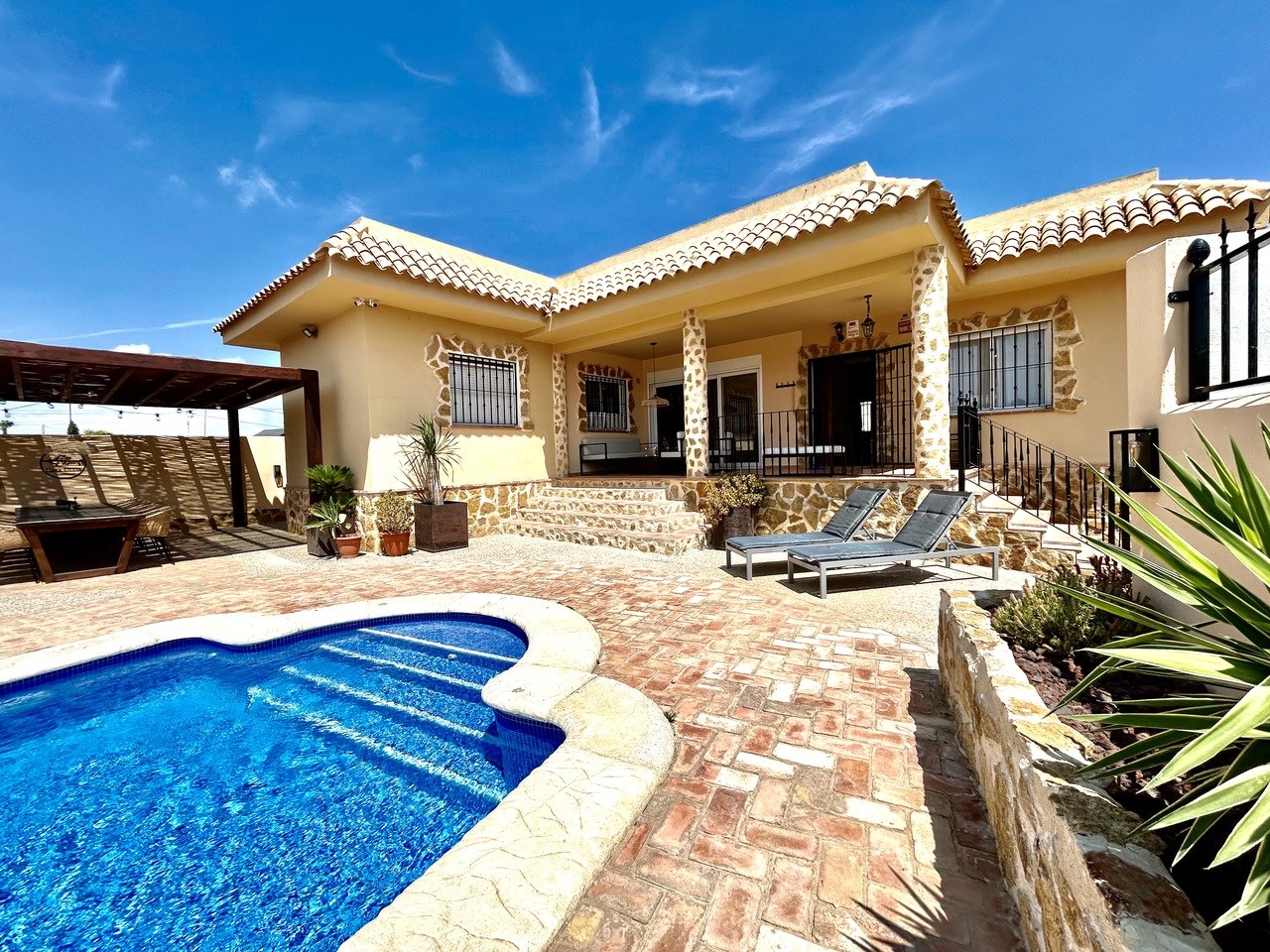 5 bedroom Villa for sale in La Zenia